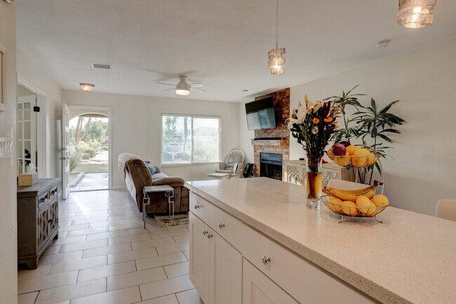 Building Photo - 75240 Camello Ct N