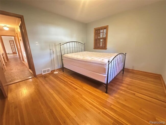 Building Photo - 6 Danvers Ln