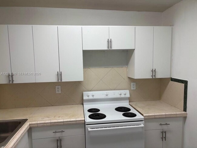 Building Photo - 492 NW 165th St