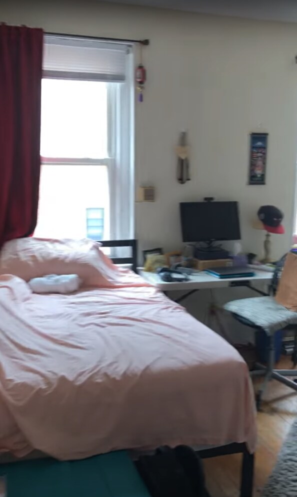 Building Photo - 16 Aberdeen St