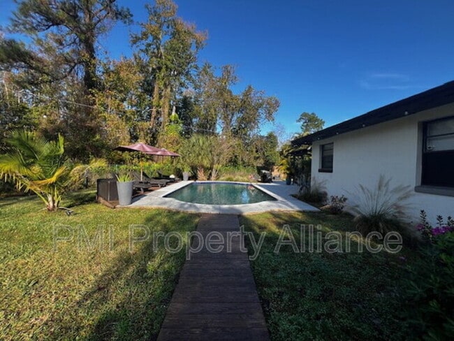 Building Photo - 4044 Tenita Dr