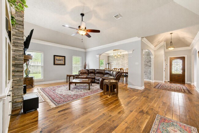 Building Photo - 1811 Emerald Green Dr