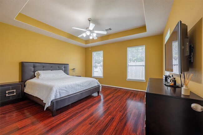 Building Photo - 13815 Normandy Ct