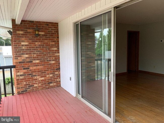 Building Photo - 111 Green St