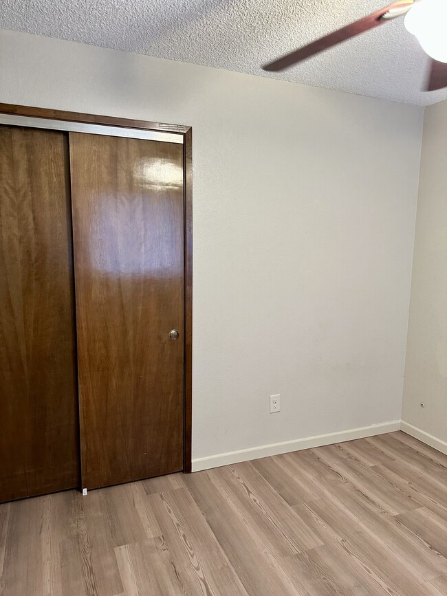 Building Photo - 1313 E Millard Way