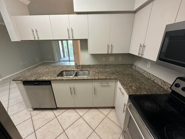 Building Photo - 6530 Emerald Dunes Dr