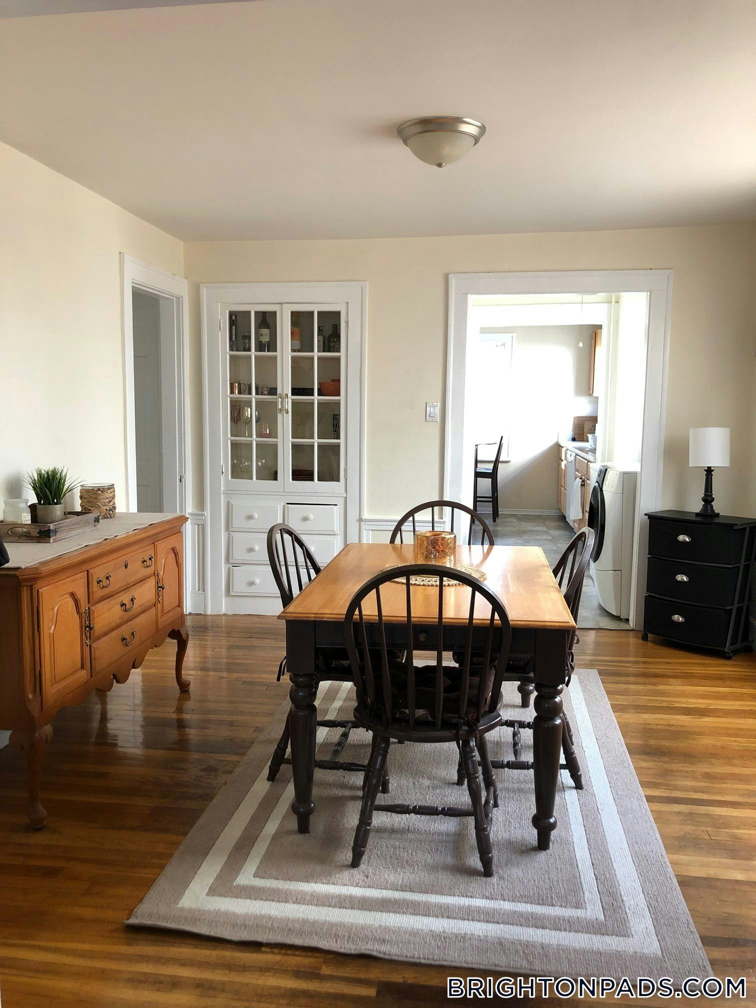 Building Photo - 62 Brock St