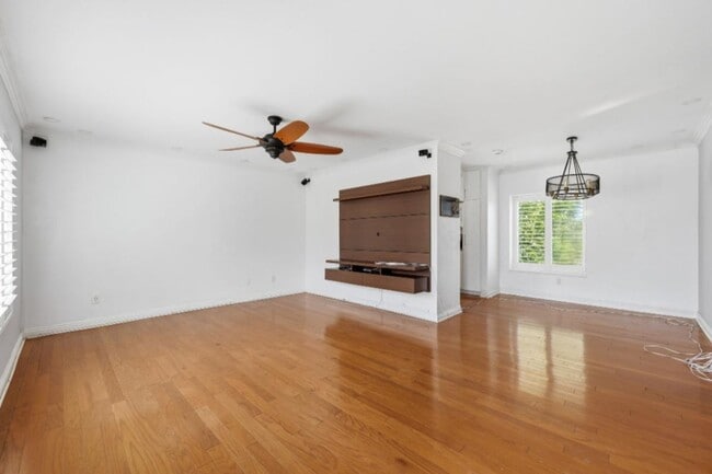 Building Photo - 4036 Shasta St