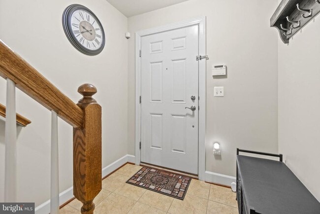 Building Photo - 2509 S Kenmore Ct