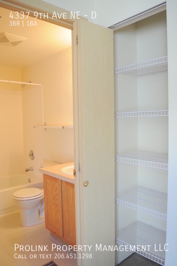 Building Photo - 4337 9th Ave NE