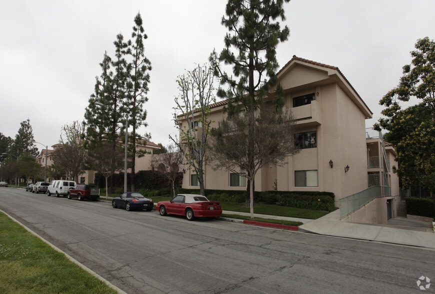 Building Photo - Park Avenue Apartments