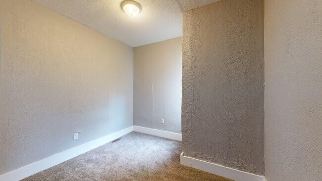 Building Photo - 6011 Pear Ave