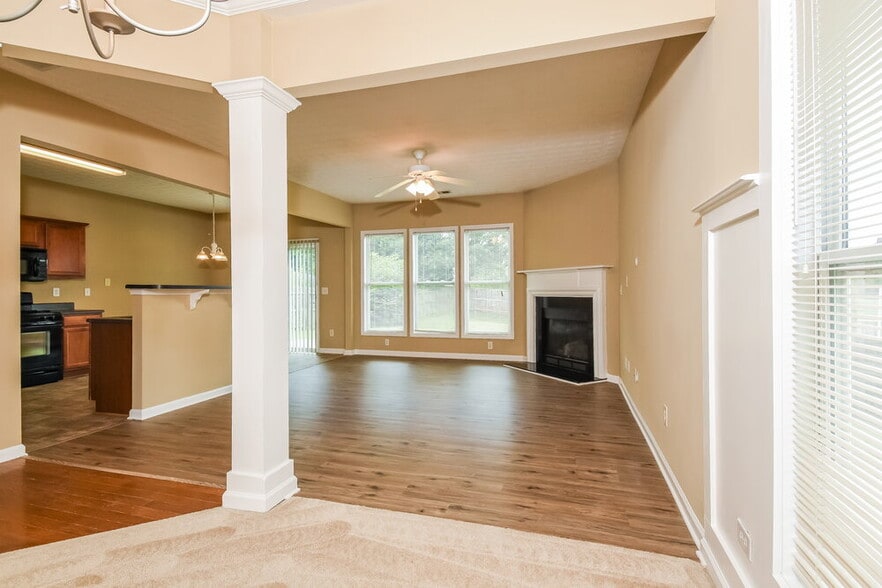 Building Photo - 206 Winterbury Dr