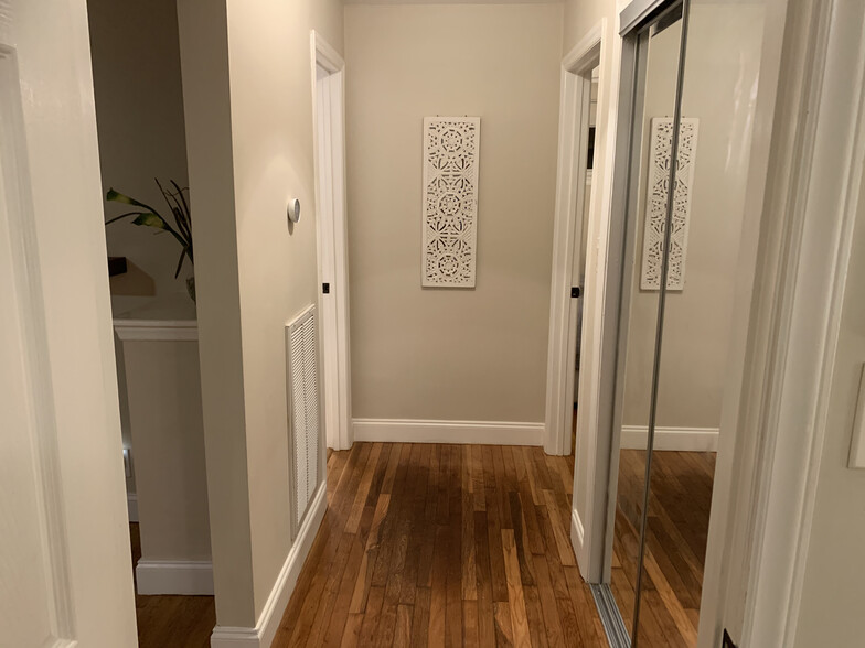 hallway to bedrooms - 603 Maplewood Ave