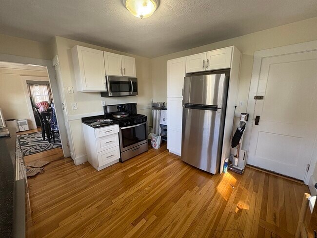 Building Photo - 11 Channing Rd