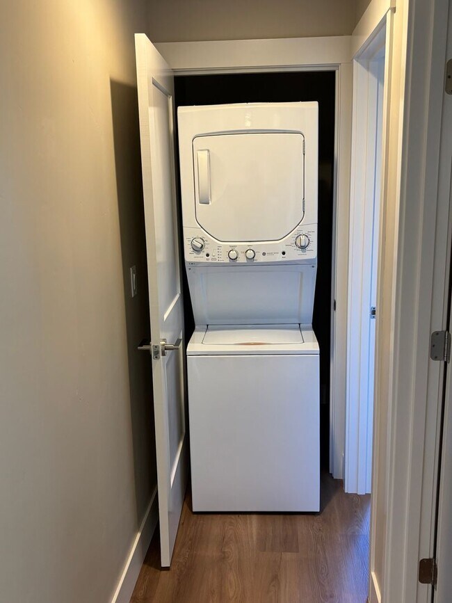 Building Photo - 63286 NW Ski Ln