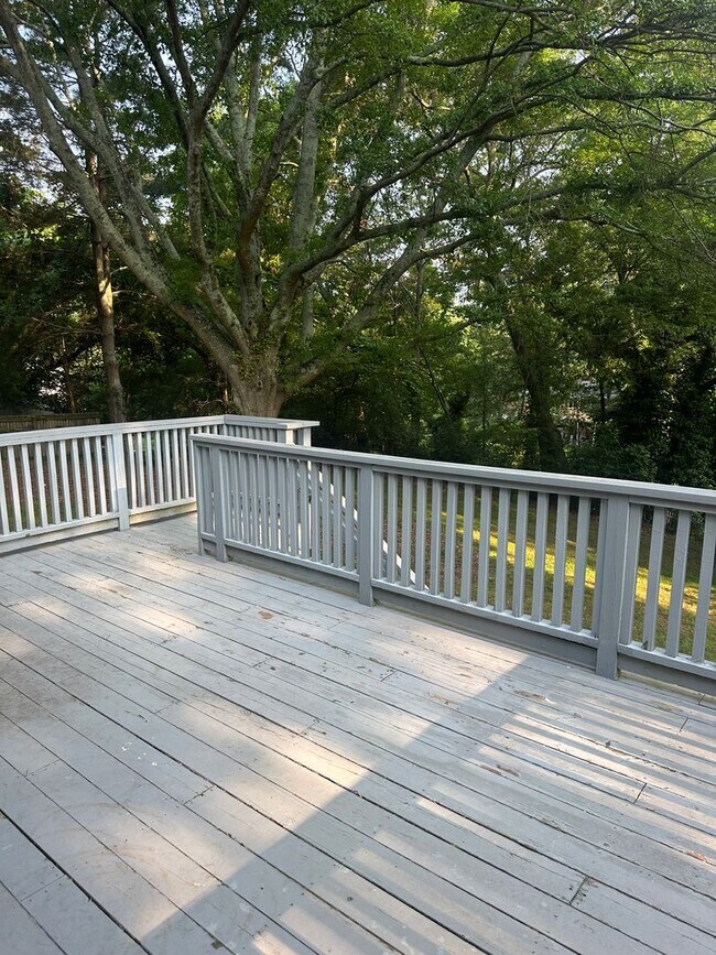 Building Photo - Single Family Ranch in Downtown Gainesville
