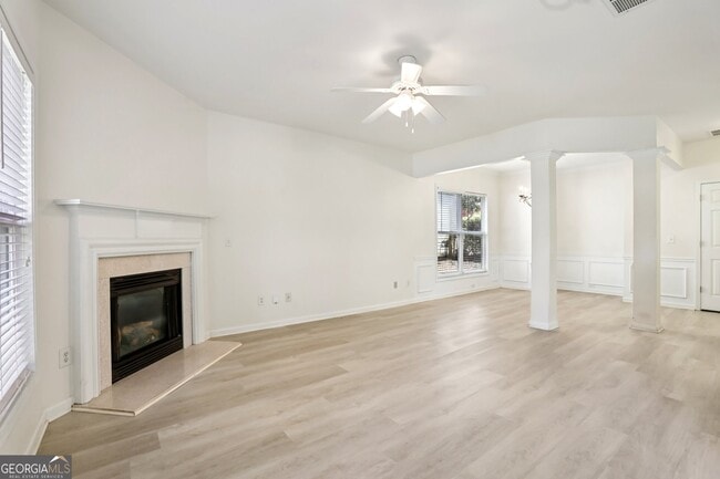 Building Photo - 5940 Bentley Way