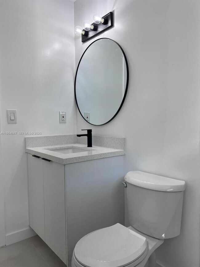 Building Photo - 7820 NE Bayshore Ct