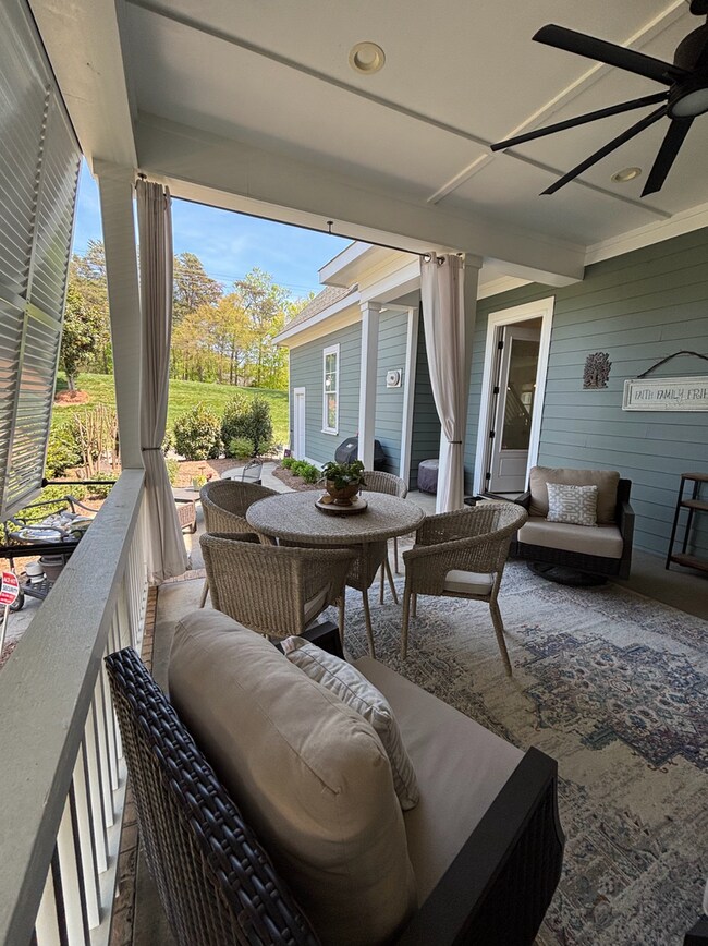 Building Photo - Home in Brookberry Farms community