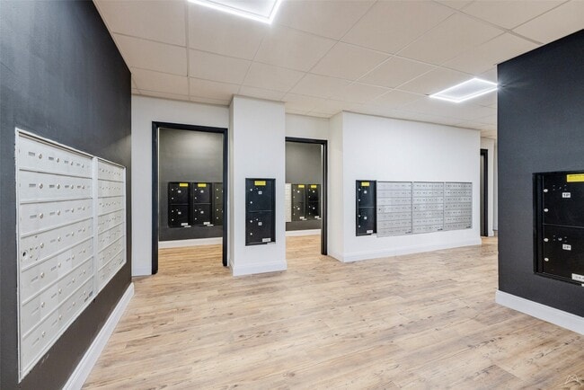 Building Photo - 14703 Park Row Blvd