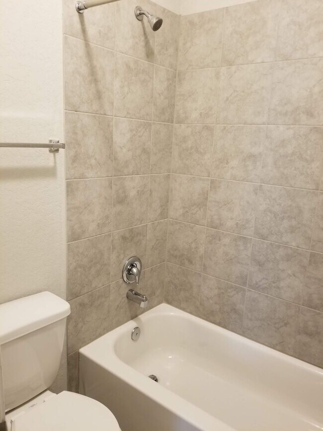 Building Photo - Gorgeous 1 story 4 bedroom Rental!