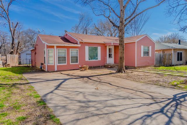 Building Photo - 600 NE 11th St