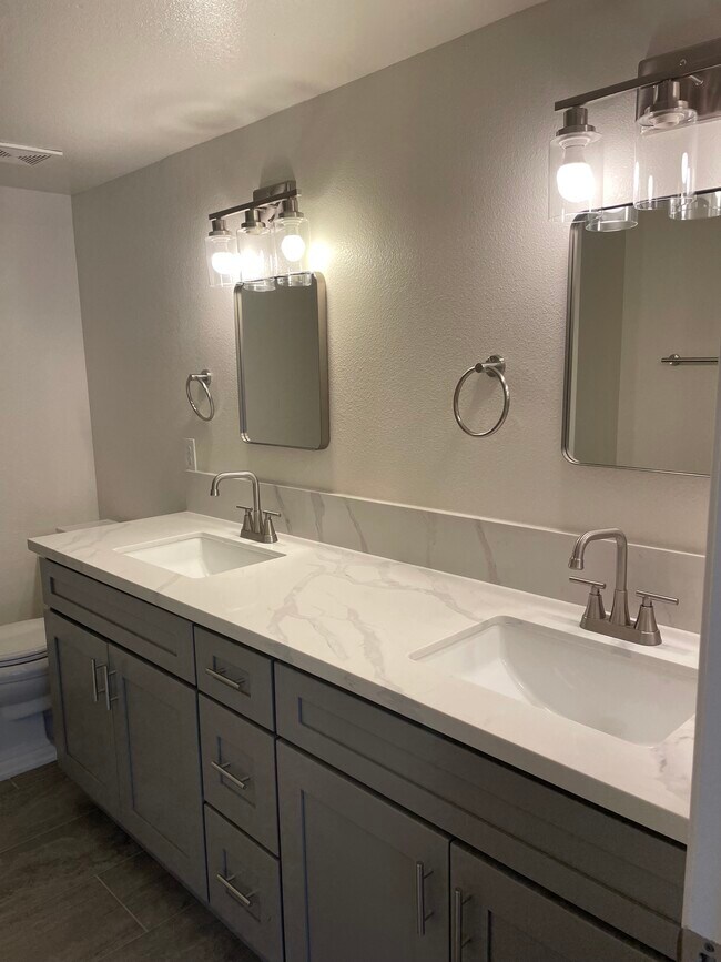 Building Photo - 29345 Avenida La Paz