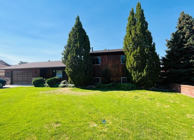 Building Photo - Beautiful 5 bed/3 Bath Home in Heights