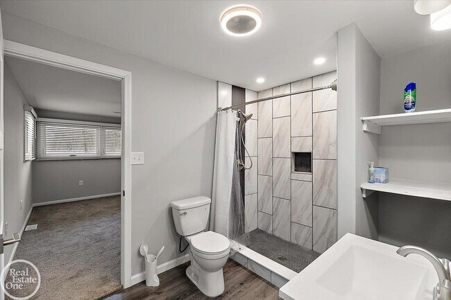 Building Photo - 1765 E Predmore Rd