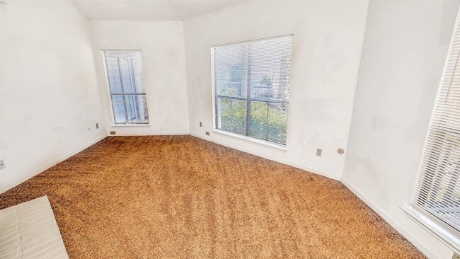 Building Photo - 10102 Waterstone Dr