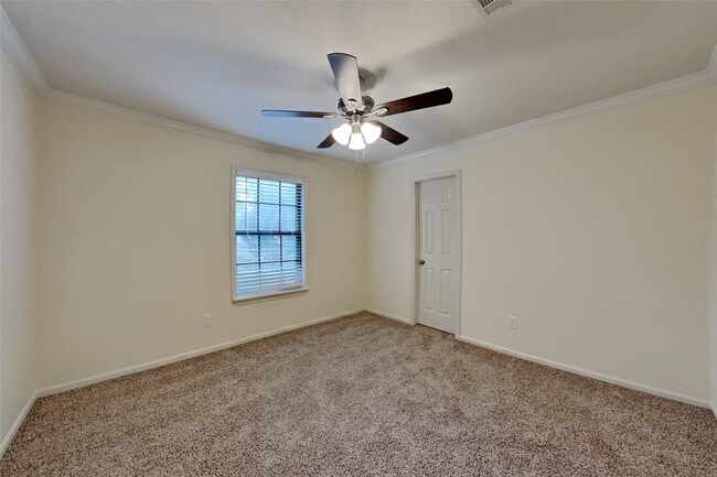 Building Photo - 7514 Dogwood Falls Rd