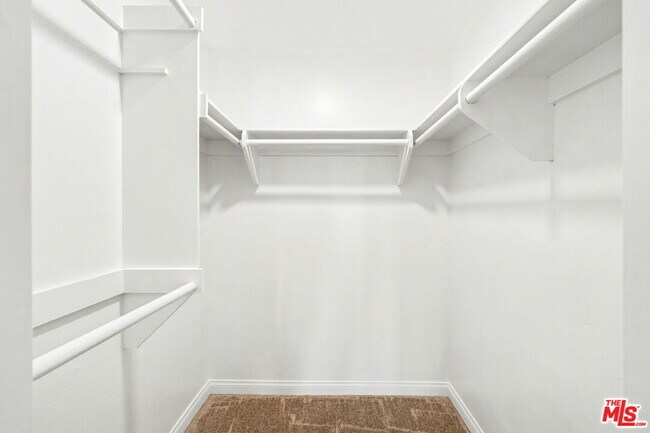 Building Photo - 521 Montana Ave