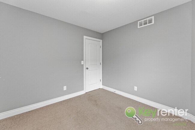 Building Photo - 2315-2317 E Coolwater St Duplex