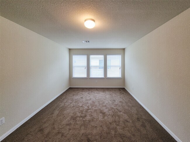 Building Photo - 5209 Dauntless Dr