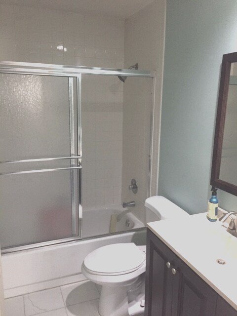 2nd shower - 401 Shakerdale Rd