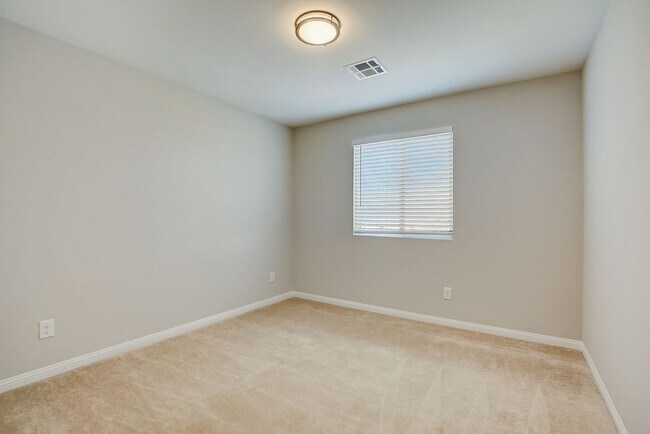 Building Photo - 10643 Enridge Ave