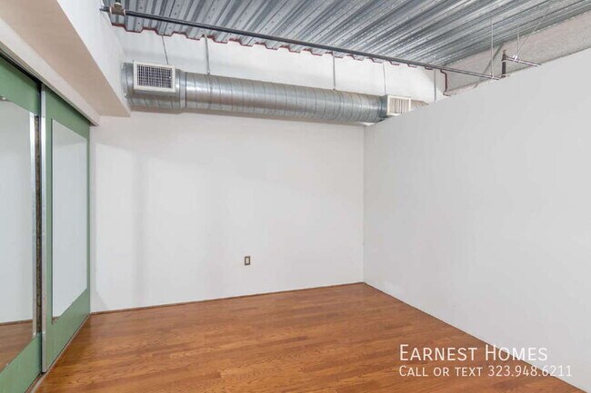 Building Photo - 200 N San Fernando Rd