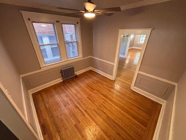 Multipurpose room between kitchen and dinning room - 5650 Woodcrest Ave