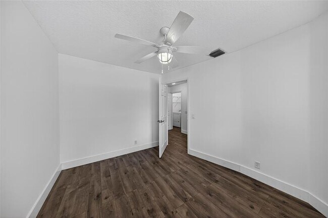 Building Photo - 744 NW 42nd Pl