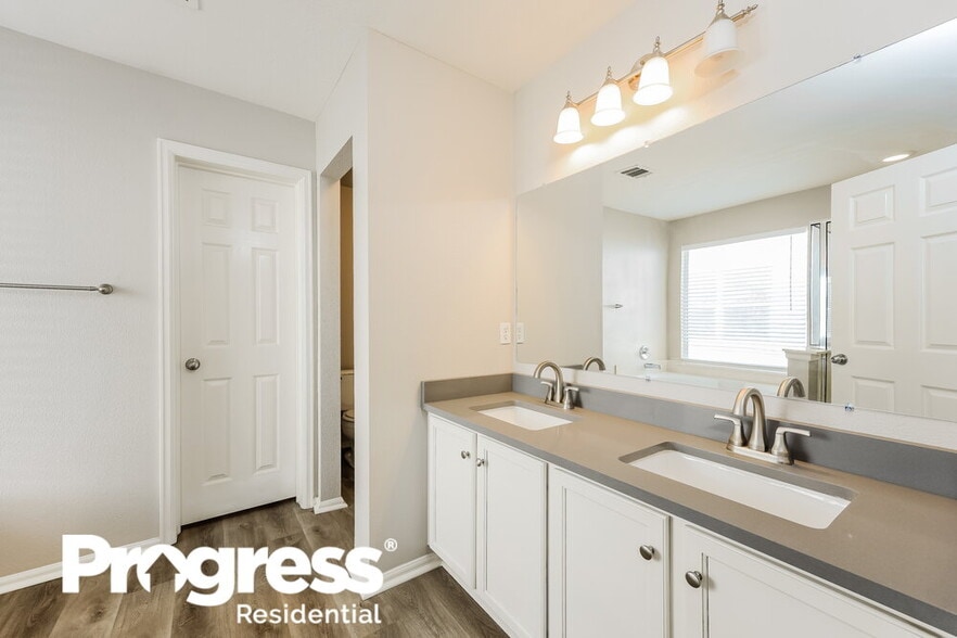 Building Photo - 3455 Blue Topaz