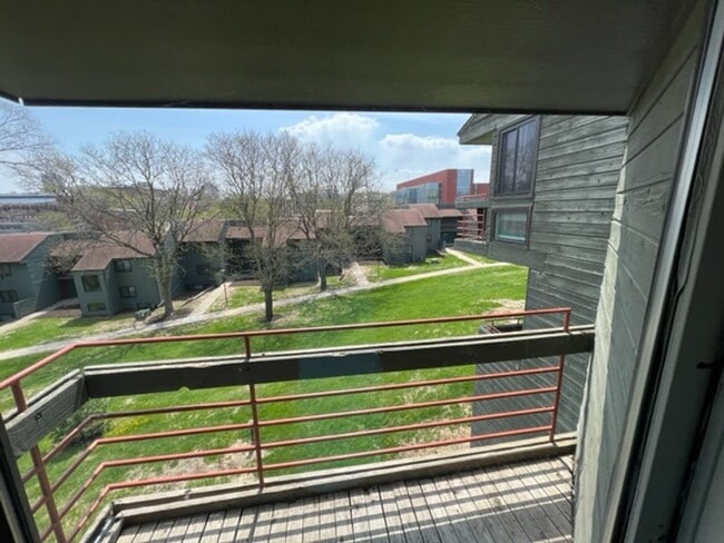 Building Photo - 2569 Irving Ct