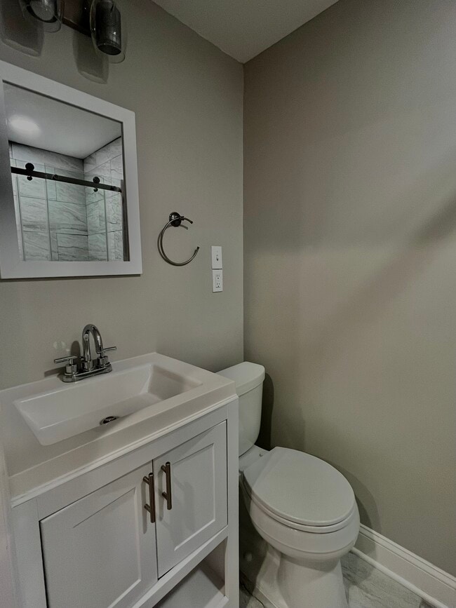 Basement full bathroom - 5010 Kenilworth Ave