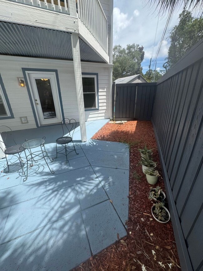 Building Photo - 6545 N Lagoon Dr