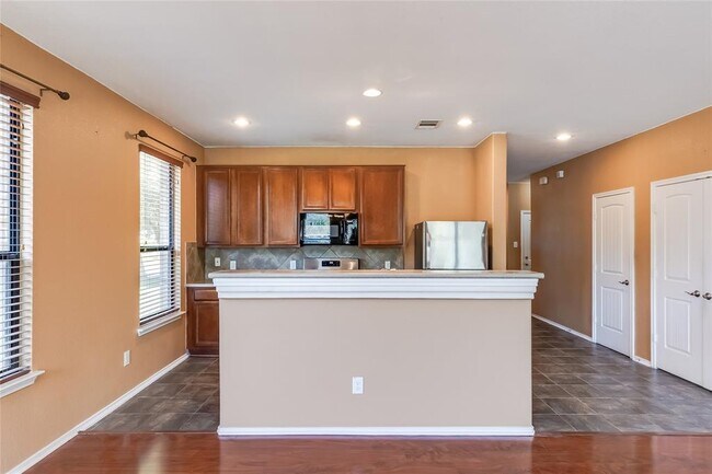 Building Photo - 1029 Brighton Pl