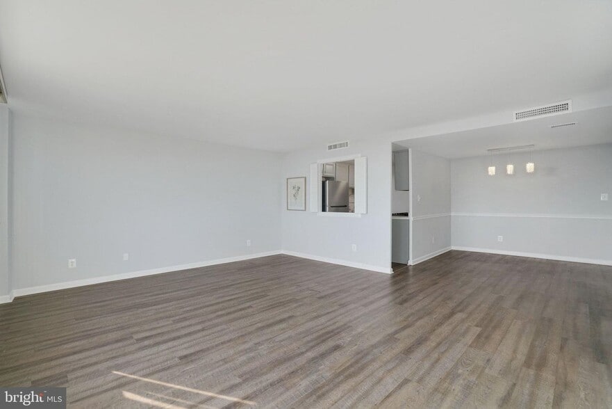 Building Photo - 4600 Duke St