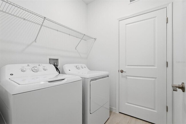 Building Photo - 9222 Scouter Bee Pl