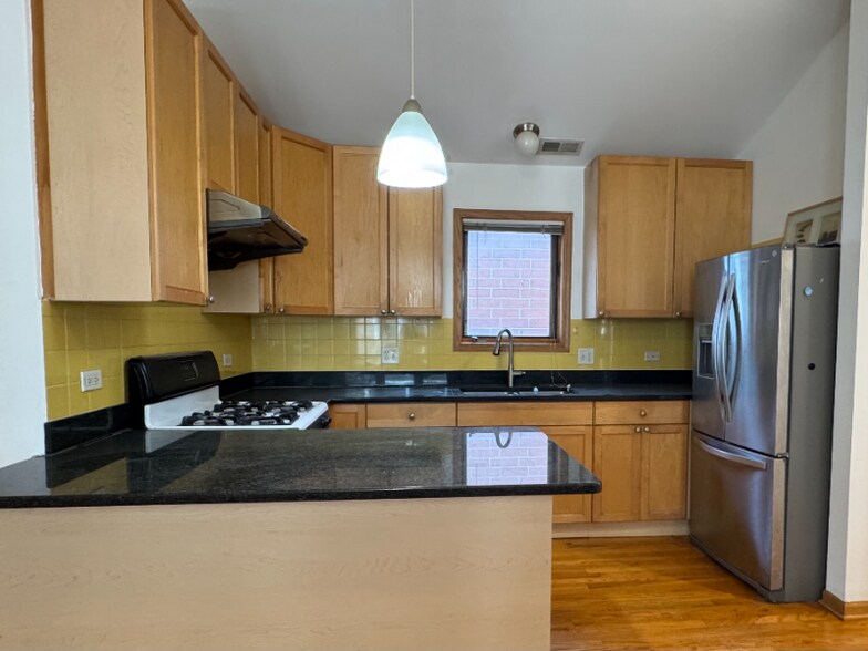 Building Photo - 3714 S Hermitage Ave