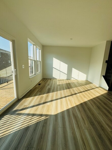 Building Photo - 4883 Gilbert Dr