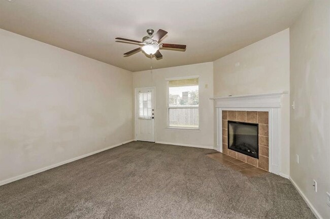 Building Photo - 3434 Tulip Trace Dr